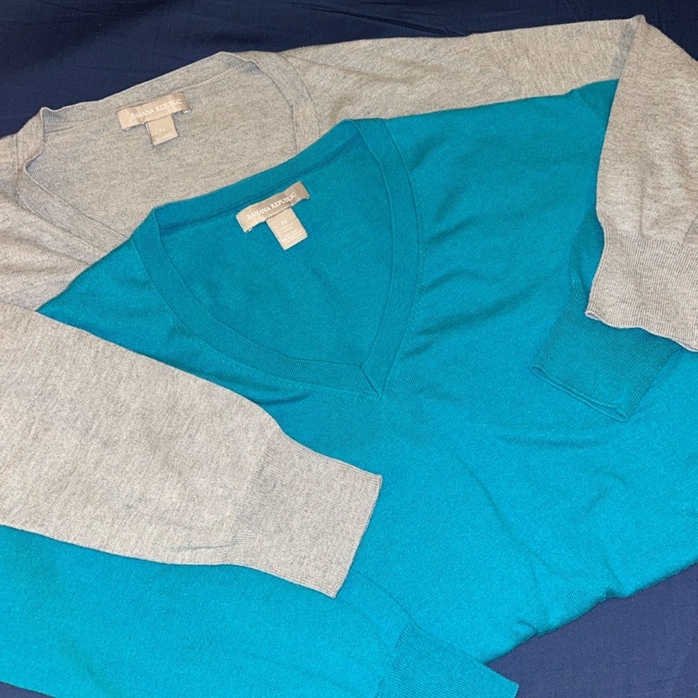 Set of two light-weight sweaters